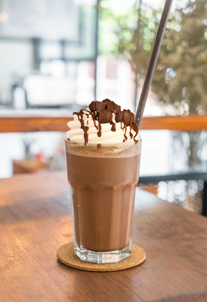 https://www.hersheyicecream.com/recipes/milkshakes/images/chocolate-peanut-butter-cup-milkshake.jpg